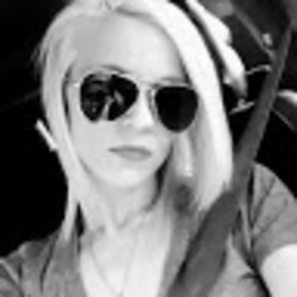 Meet your Posher, Lakin - Picture 1 of 1